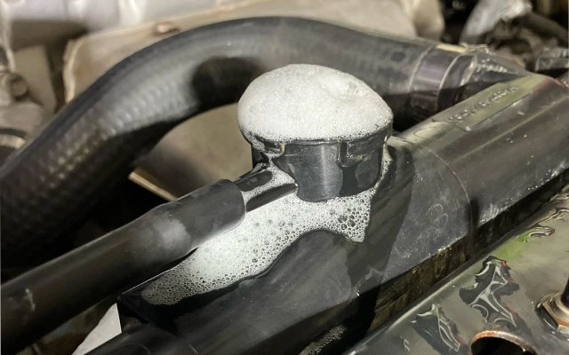 علت کف کردن آب رادیاتور